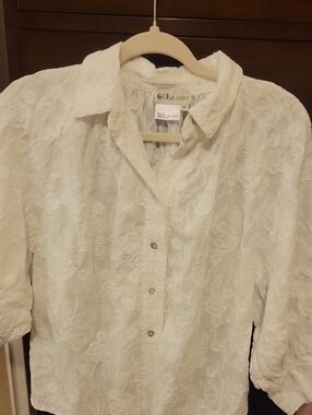 NWOT Womens White Embroidered Button-Front Blouse 3/4 Sleeves